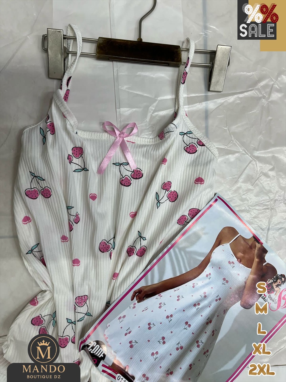 La robe cerise fait chavirer les cœurs